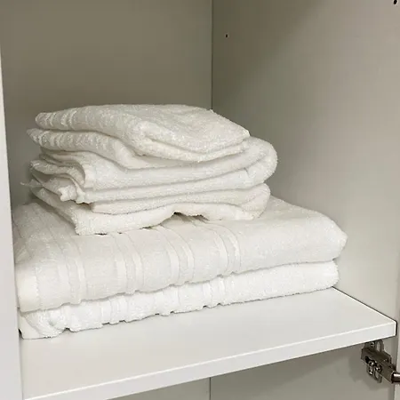 1 Bedroom Near Milan Malpensa Apartment *